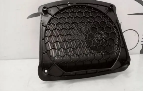 BMW 3 G20 G21 Dash center speaker trim cover 2622658