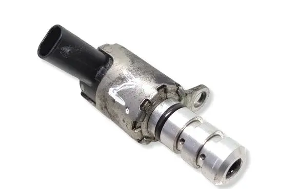 Skoda Yeti (5L) Oil pressure sensor 06H115243F