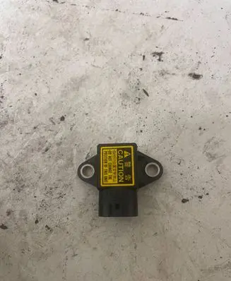 Nissan Juke I F15 Airbag deployment crash/impact sensor 1049910730 31955EU50B