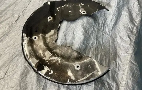 Volvo XC90 Front brake disc dust cover plate 31445102 B09CD