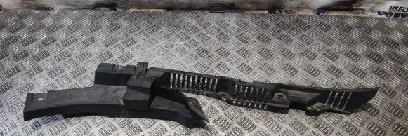 Volvo XC60 Fender mounting bracket 32216110