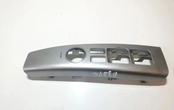 Hyundai Santa Fe Front door window switch trim 3714951110