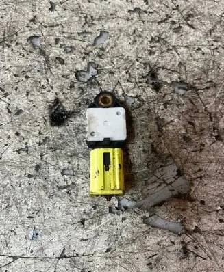 Toyota Auris 150 Airbag deployment crash/impact sensor 8983102060 0267372151