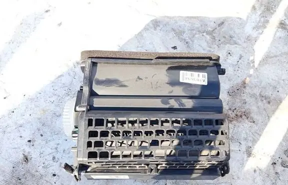 Chevrolet Cruze Air filter box 16456063