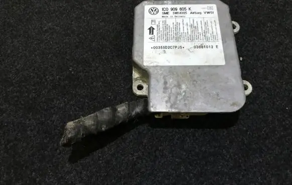 Volkswagen PASSAT B5.5 Airbag control unit/module 1c0909605k 5wk43125