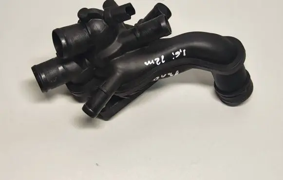 Peugeot 308cc Thermostat housing 209120040 E222105C