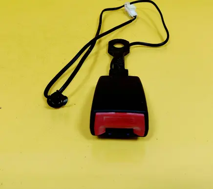 Nissan Micra Front seatbelt buckle 33048602