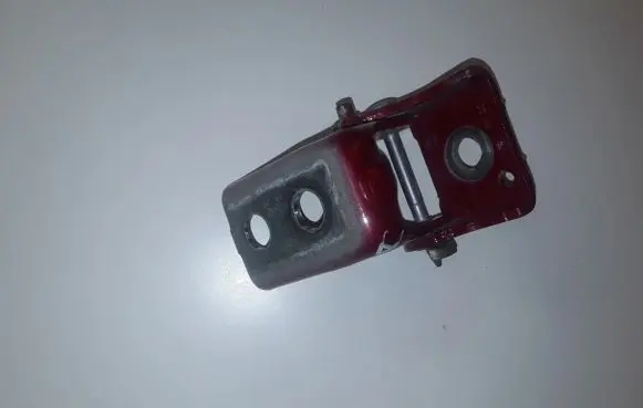 Peugeot 3008 II Front door lower hinge 28020