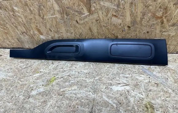 Citroen C4 Cactus Front door trim (molding) 9823415677