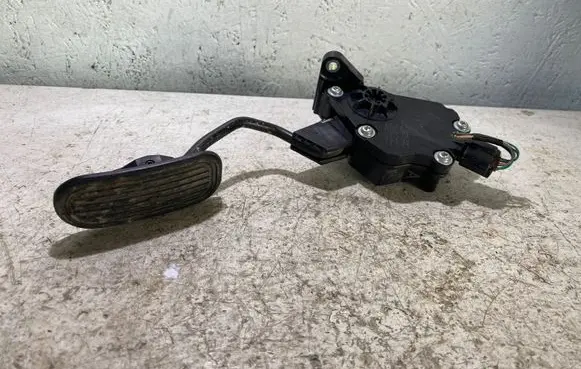Lexus IS 220D-250-350 Accelerator throttle pedal 7811053010 1988007221 02J07C00031