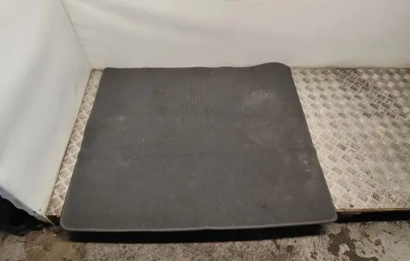 Trunk/boot mat liner