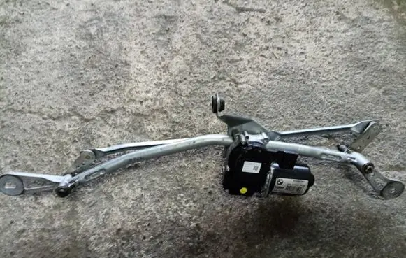 BMW 7 G11 G12 Front wiper linkage and motor W000061594