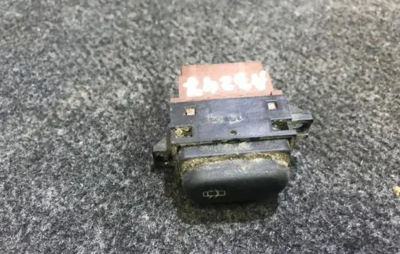 Renault Laguna I Central locking switch button 