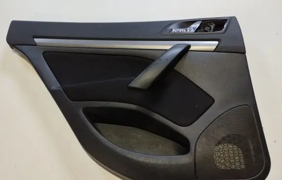 Skoda Octavia Mk2 (1Z) Rear door card trim 1Z9867211 1Z9867209AT