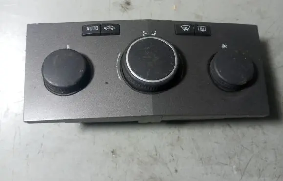 Opel Zafira B Climate control unit 13168100