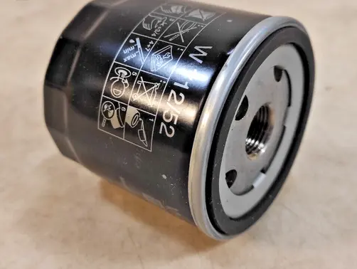 Skoda Fabia Mk2 (5J) Oil filter cover W71252