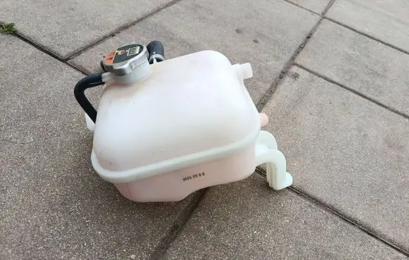 KIA Stonic Coolant expansion tank/reservoir 25430H8510