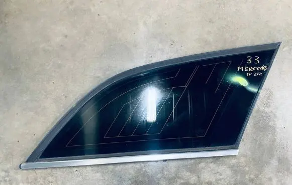 Mercedes-Benz E W212 Rear side window A2126702412
