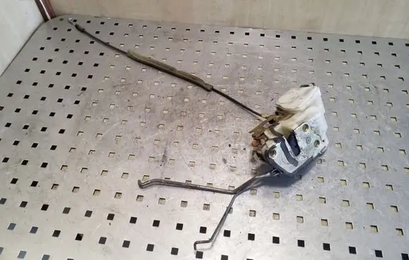 Mitsubishi Pajero Front door lock
