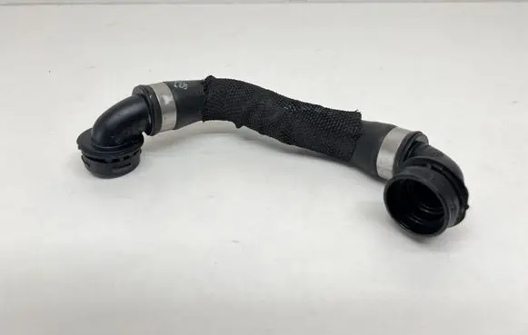 BMW 5 G30 G31 Engine coolant pipe/hose 8602613