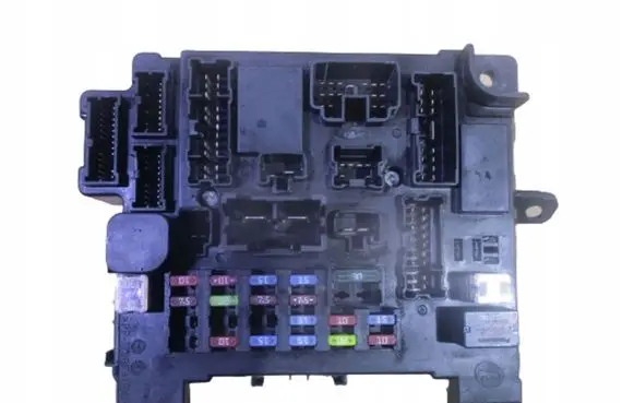 Citroen C4 Aircross Fuse box set 8637A647
