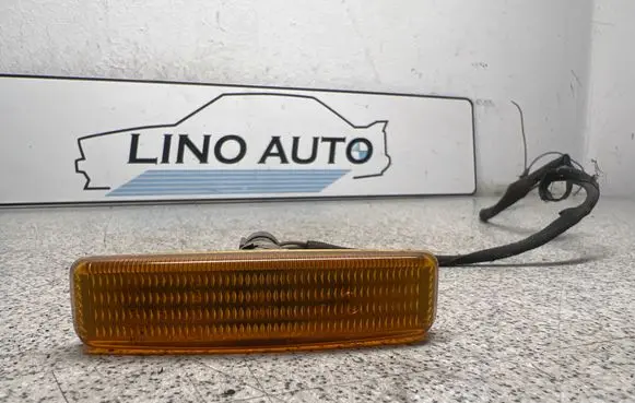 BMW 5 E39 Front fender indicator light 8360589