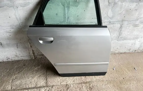 Audi A4 S4 B6 8E 8H Rear door