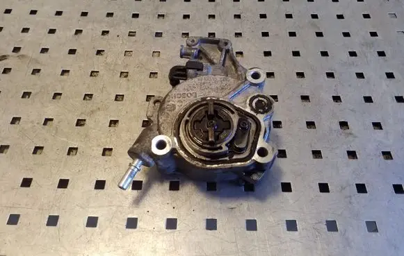 Jaguar XF X250 Vacuum pump D171B1C1