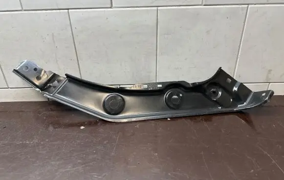 Volkswagen Sharan Radiator support slam panel bracket 7N0805931