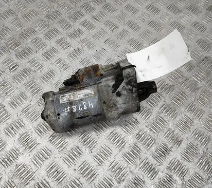 Opel Vivaro Starter motor 233000106R