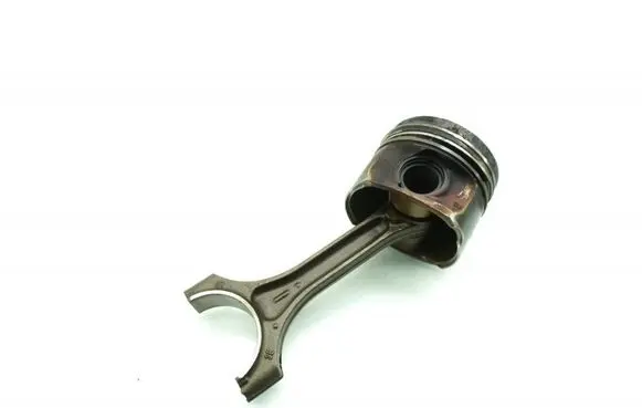 Volvo V40 Piston 