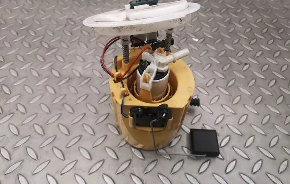 Mercedes-Benz E W212 In-tank fuel pump A2124700194