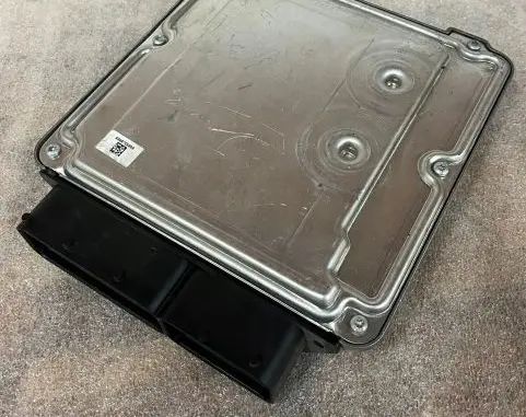 Volkswagen Golf VII Engine control unit/module 04L907309K