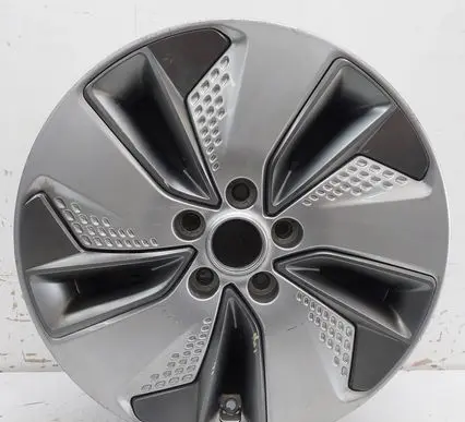 R18 alloy rim