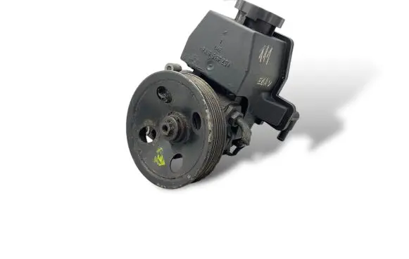 Mercedes-Benz E W210 Power steering pump 2106469 36B97 LUK