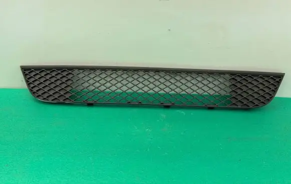 Ford Fiesta Front bumper lower grill 6S61-A018A58