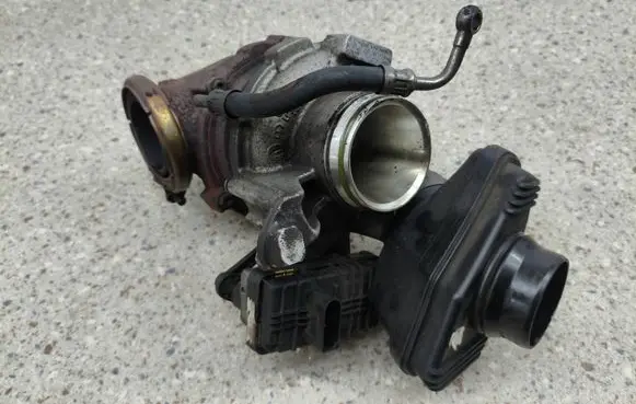 BMW 5 GT F07 Turbo 7823202 RB004423 8060949