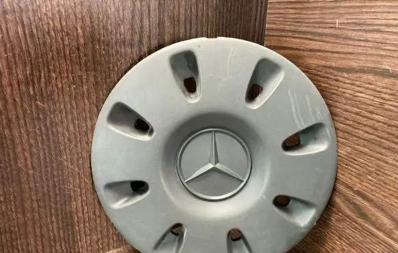 Mercedes-Benz Vito Viano W639 Original wheel cap 6394010825