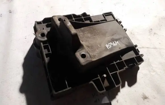 Dodge Caliber Battery box tray 05115730ab 37983a