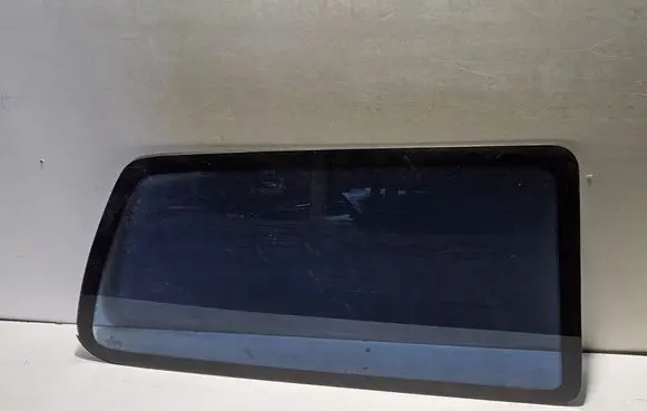 Volkswagen Golf III Rear side window 43R00021