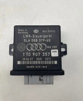 Volkswagen Golf IV Light module LCM 1T0907357 5LA00837960 00010271