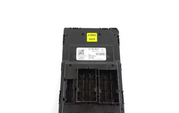 Porsche Taycan 9J1 Comfort/convenience module 971907063R 971907063 4N0907063D