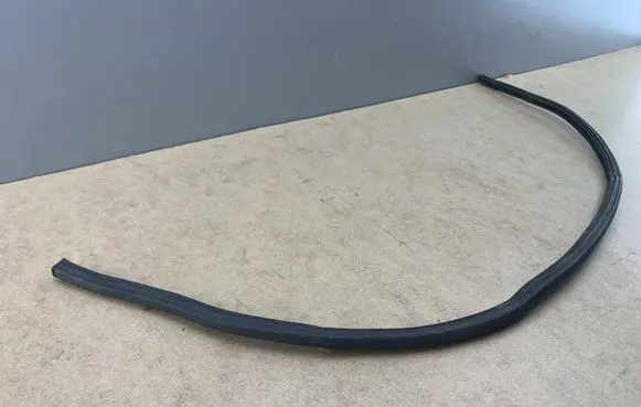 BMW 1 E81 E87 Engine compartment rubber 6935369 64316935369