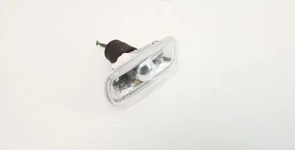 Audi A4 S4 B7 8E 8H Front fender indicator light
