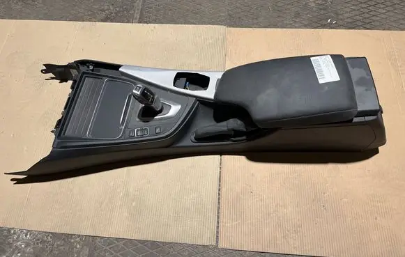 BMW 4 F32 F33 Center console 12149383