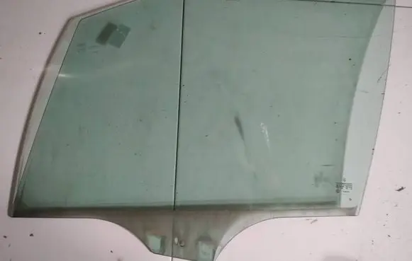 Mercedes-Benz A W168 Front door window glass four-door AS2