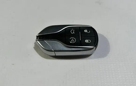 Maserati Quattroporte Ignition key/card 75098682