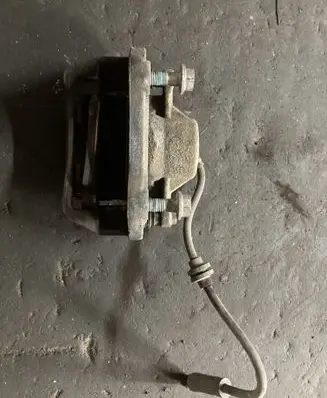 Opel Insignia A Front brake caliper