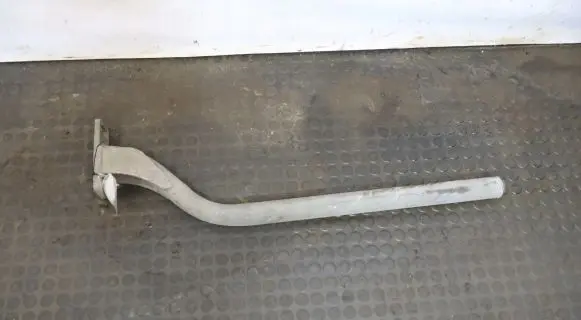 Volvo S60 Fender mounting bracket