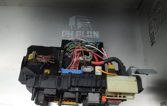 Mercedes-Benz C W204 Fuse module 5DK00922558 2045459032 2049001202